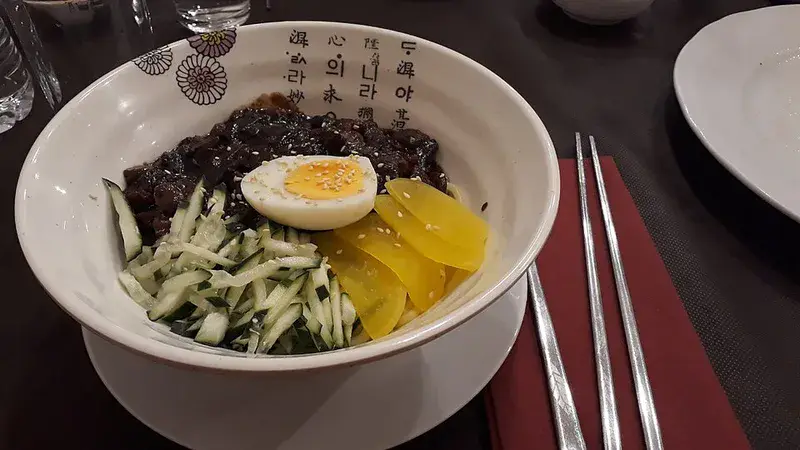 Zhajiangmian (Fried-Sauce Noodles)